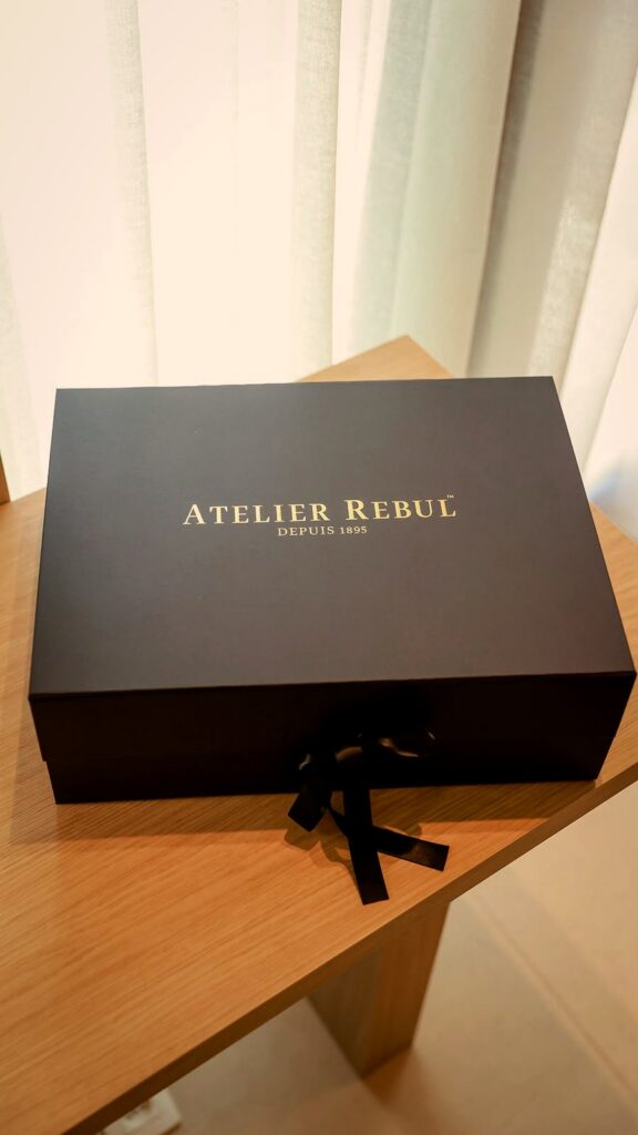 Atelier Rebul cadeaudoos met zwart lint bij Touch of Beauty in Mechelen